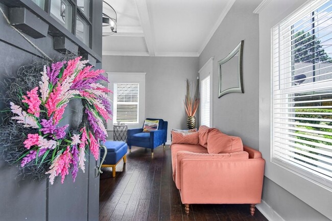 Building Photo - 514 W Ontario Ave SW