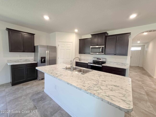 Photo - 287 Guinevere Dr SW