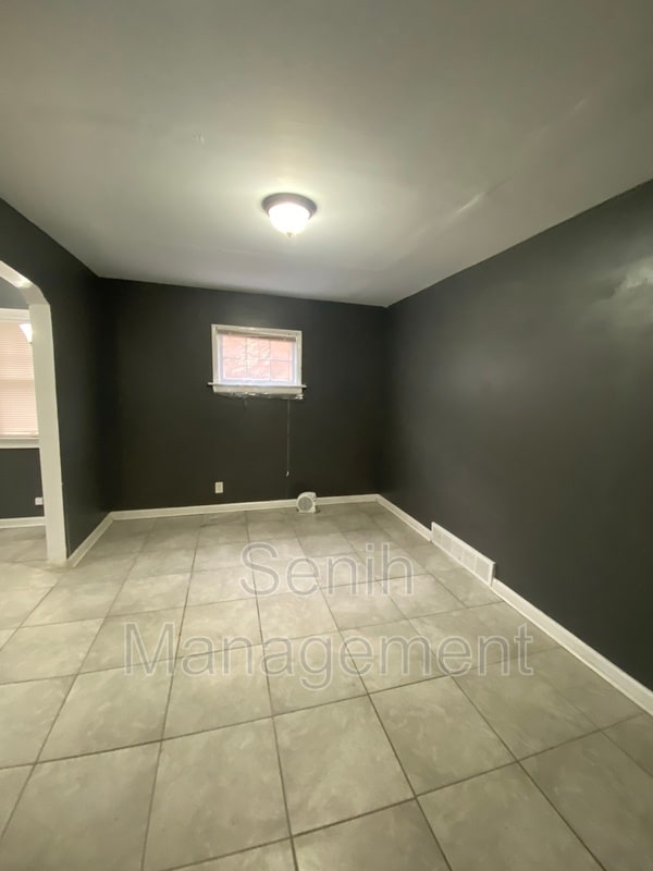 Photo - 5074 Berkshire St