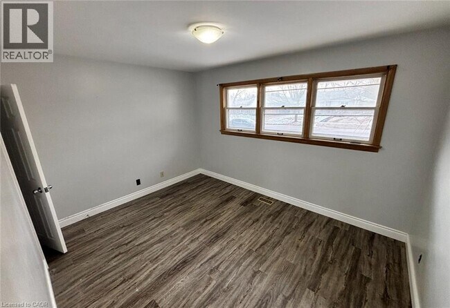 Photo - 140 Byron Ave