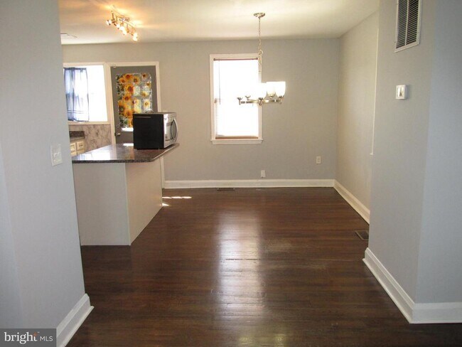 Photo - 1747 Yakona Rd