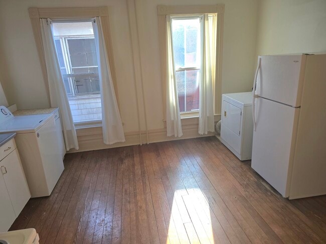 Photo - 2614 Broad Ave Unidad 2nd floor