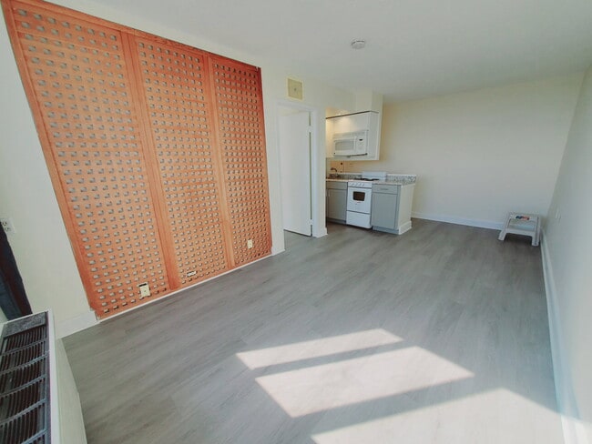 Photo - 60 Strawberry Hill Ave Unit 12