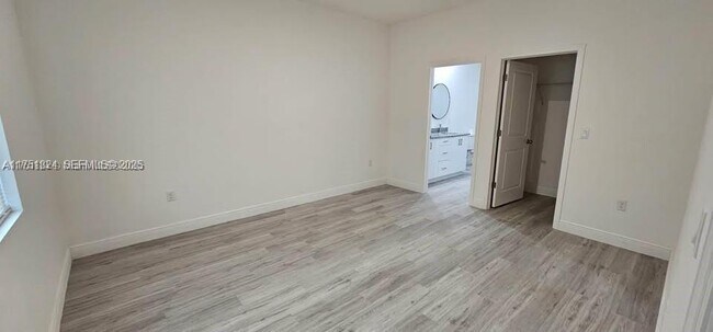 Photo - 611 Greenbriar Blvd