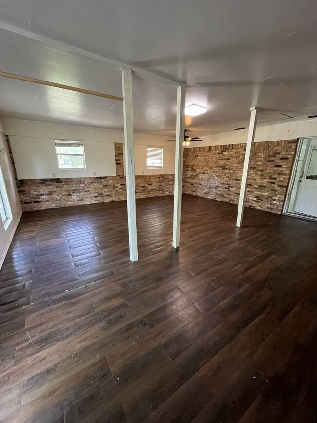 Photo - 331 Carr Rd