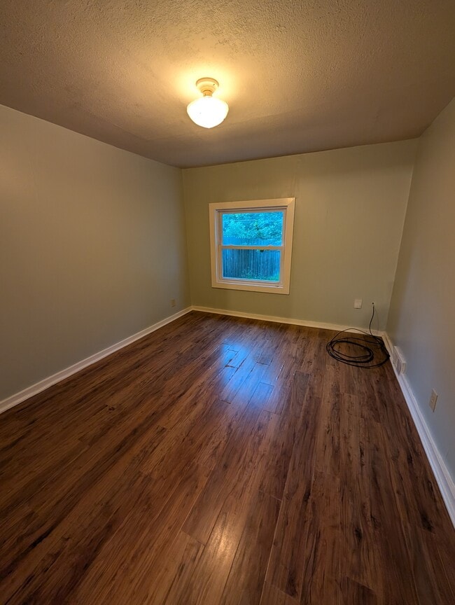 Photo - 2604 SW Washburn Ave