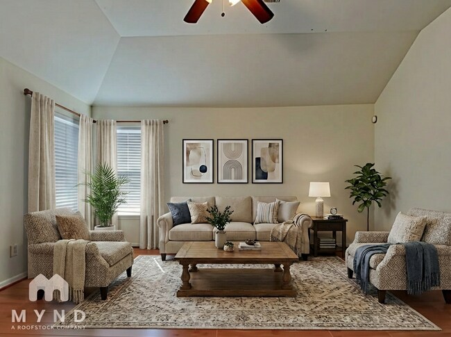 Photo - 807 Forest Star