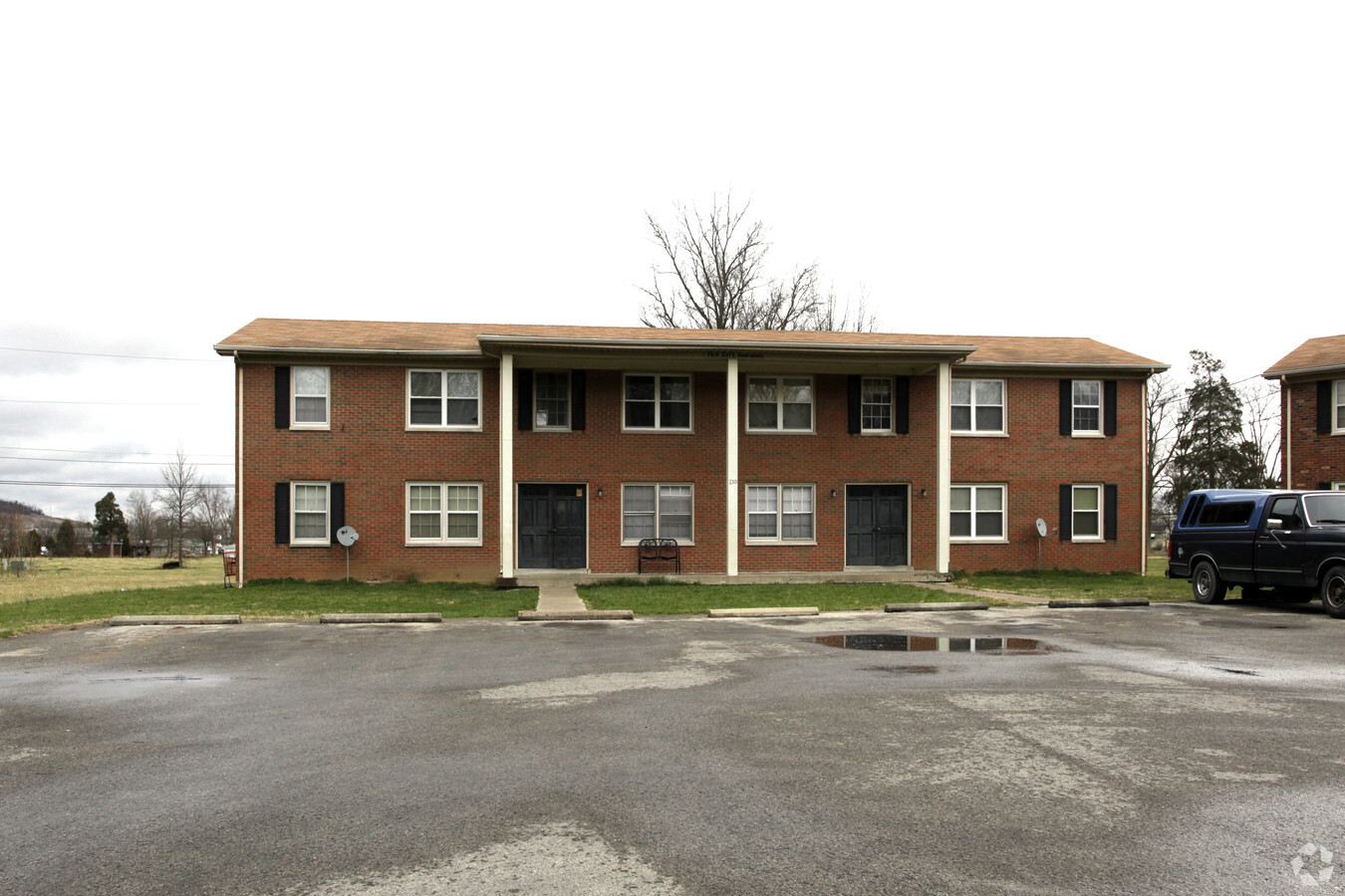 Photo - 4581-4773 Mud Ln Apartments