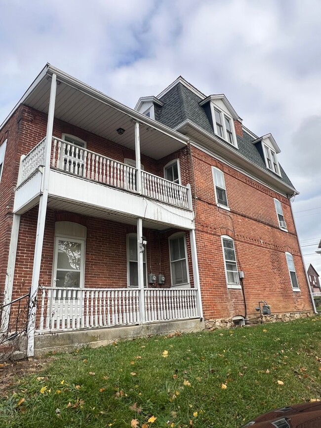 Photo - 201 Nashville Blvd Apartamento Unidad B