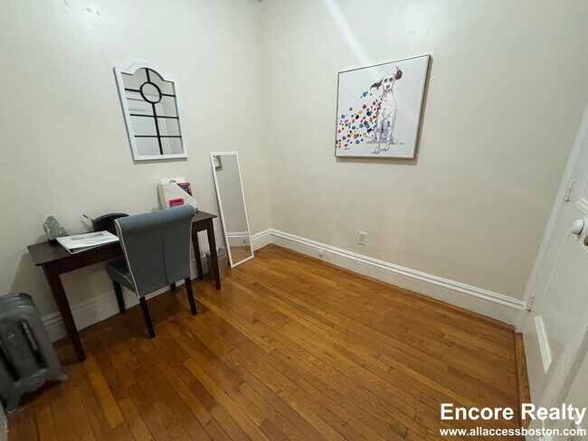 Photo - 22 Euston St Unit 4