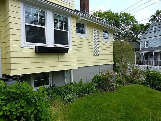 Photo - 61 Malbone Rd