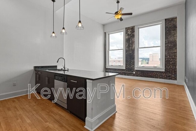 Building Photo - 936 Broad St Unit #405 Rental