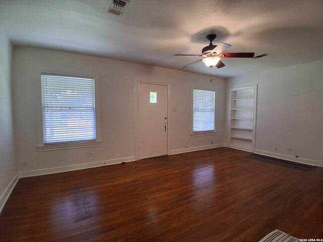 Photo - 315 W Ridgewood Ct