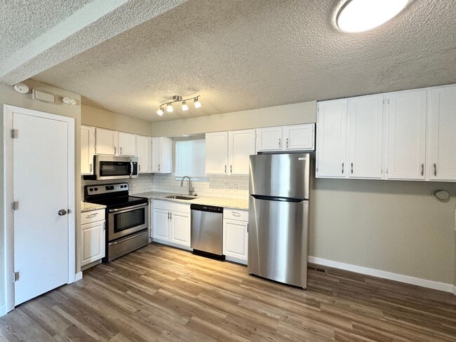 Photo - 2 Bedrooms with Private Bathrooms | Walk-In Closets | Laundry Hookups Unit 1017-B