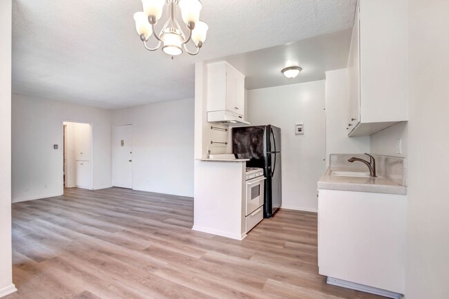 Building Photo - 1705 Purdue Ave Rental