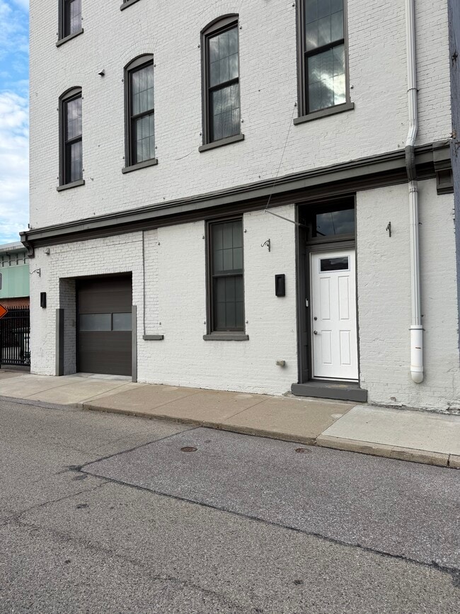 Building Photo - 813 Broadway St Unit 101