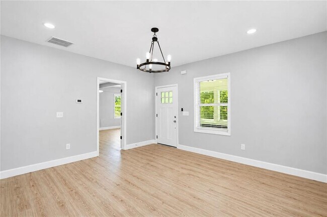 Photo - 2203 Wingate St SW