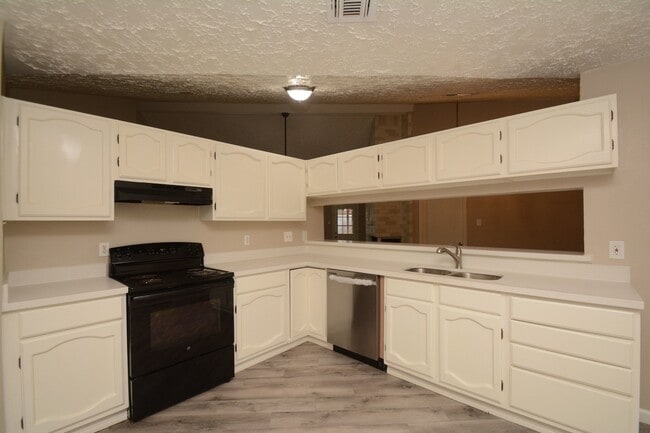 Photo - 16335 Quail Echo Dr