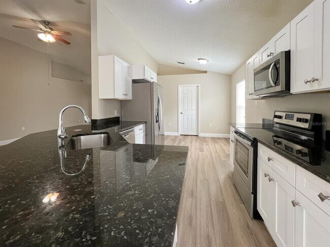 Photo - 522 Grand Royal Cir