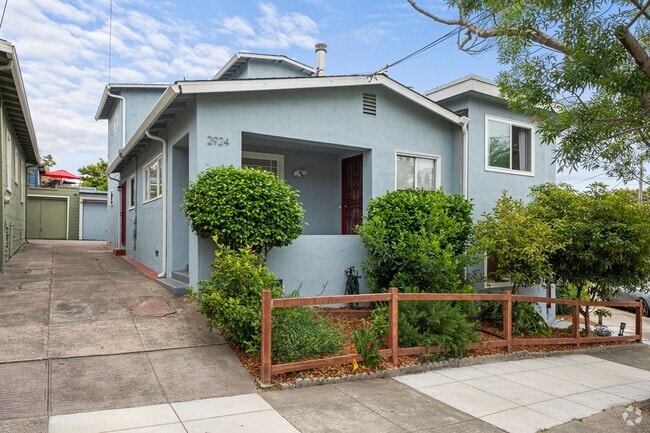 Building Photo - 2924 Morcom Ave Unit 2924 Morcom Ave Rental