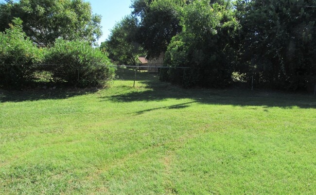 Photo - 207 E Hogan Dr