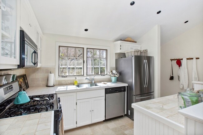 Photo - 63 Norris Ln