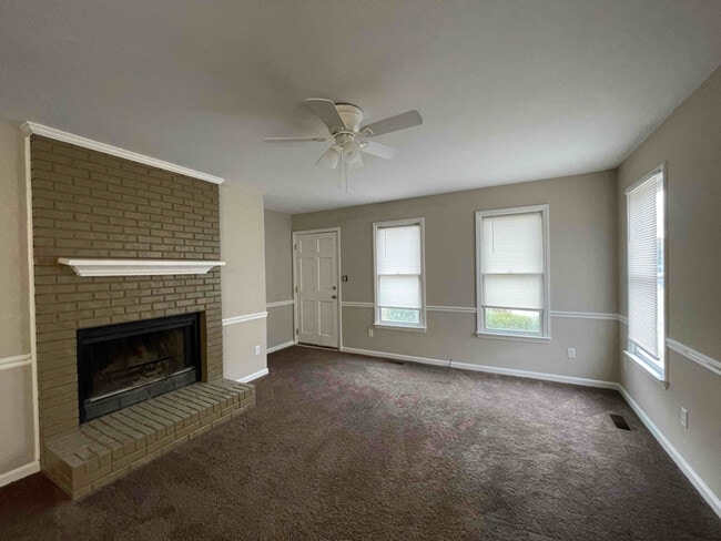 Photo - 1235 Shakentown St