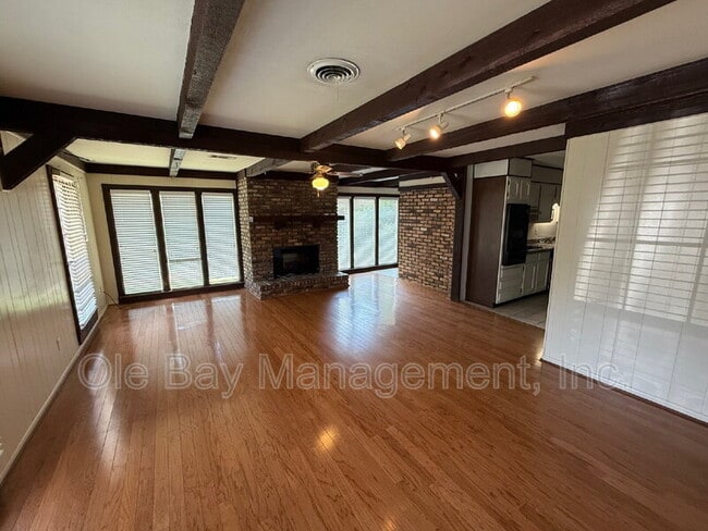 Photo - 702 Ynestra Dr