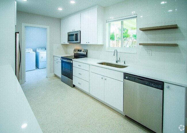 Building Photo - 214 SW 3rd St Rental