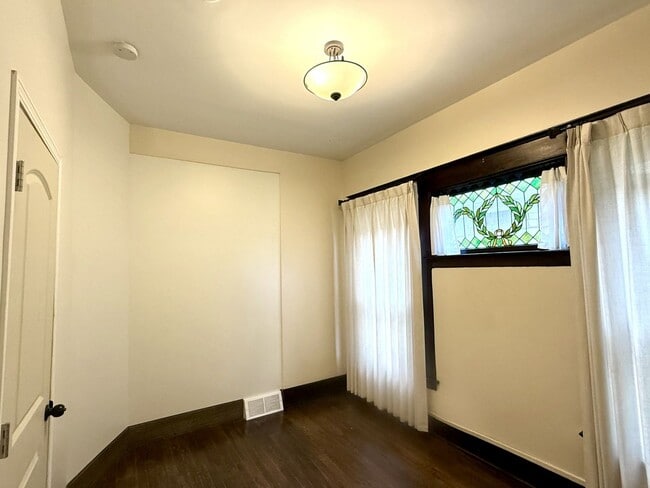 Building Photo - 216 Lafayette Ave NE Unit E Rental