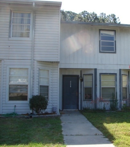Building Photo - Large Townhome w/Master Balcony, Convenien...