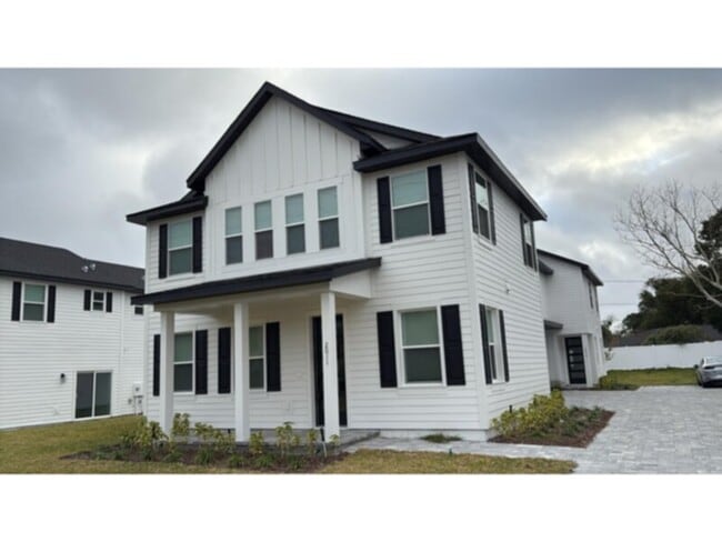 Photo - Great 3 bed 2.5 bath Duplex with Den and FENCED patio