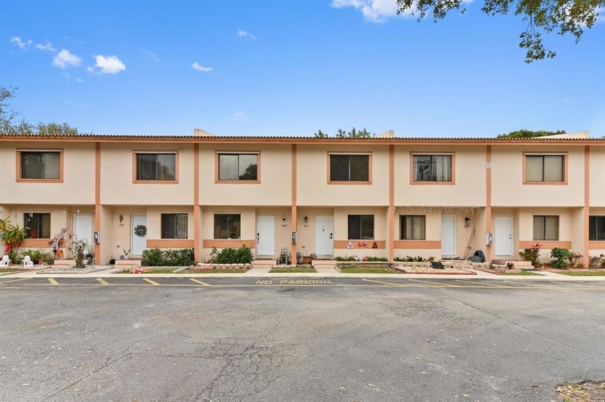 Photo - 9090 NW 40th St