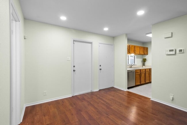 Photo - 13638 Princes Knoll