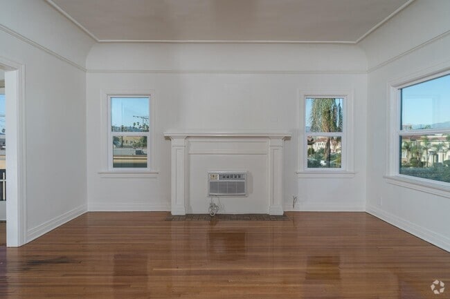 Building Photo - 241 S New Hampshire Ave Unit 1 Rental