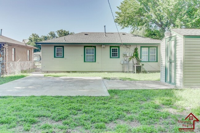 Photo - 1806 NW Lincoln Ave