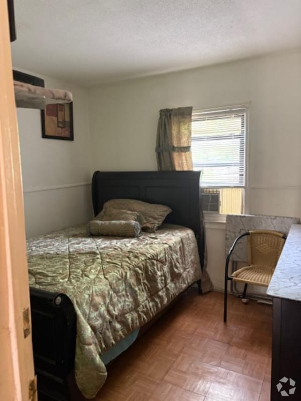 Building Photo - 29 Troy Ave Rental