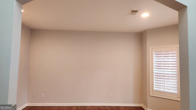 Photo - 3065 Moser Way