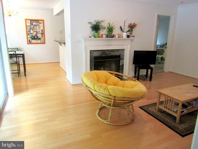 Building Photo - 109 Timberbrook Ln Unit 201