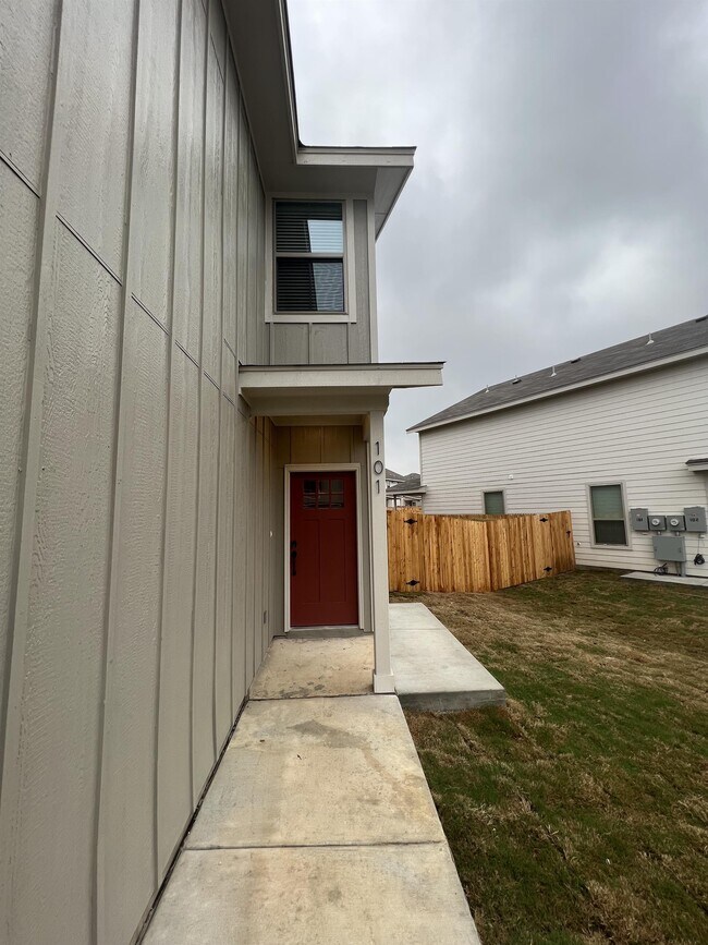 Photo - 13851 Enzo Gate