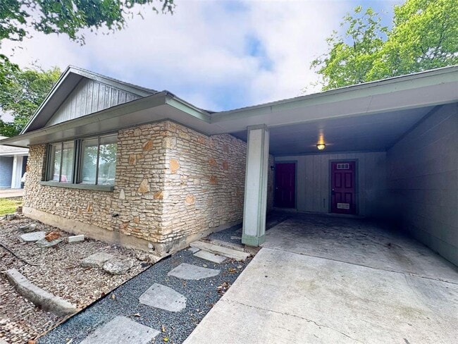 Building Photo - 10613 Golden Quail Dr