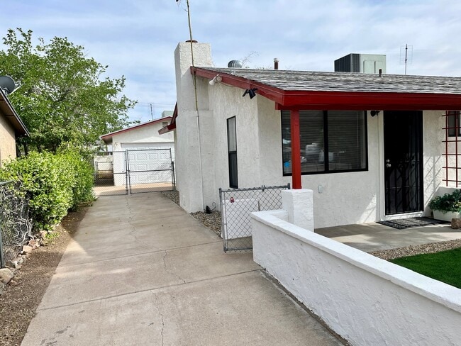 Photo - 2116 Ashfork Ave