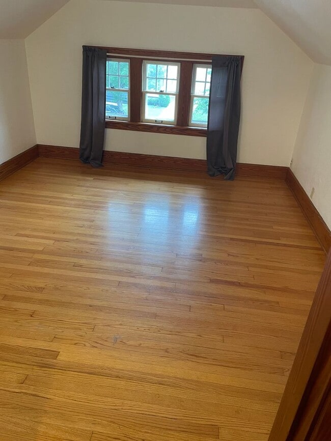 Photo - 1 Bedroom / 1 Bath Upper Unit - Racine