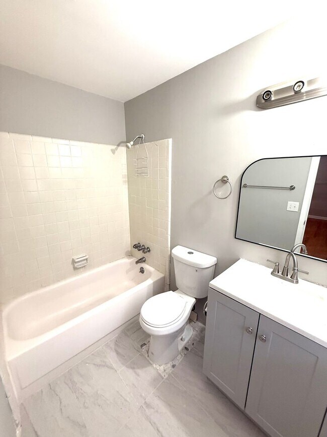 Photo - ** 3 bed 2 bath located in RidgeField ** Call 334-366-9198 to schedule a self showing