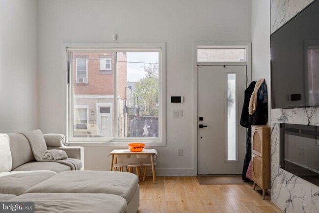 Photo - 2409 Oakford St
