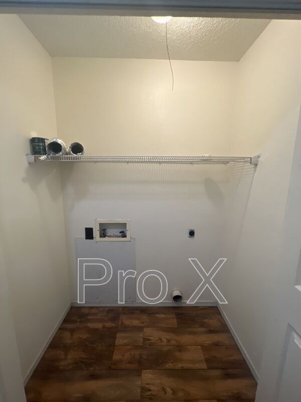 Photo - 3111 E 12th St Unidad 3111 E 12th St #8