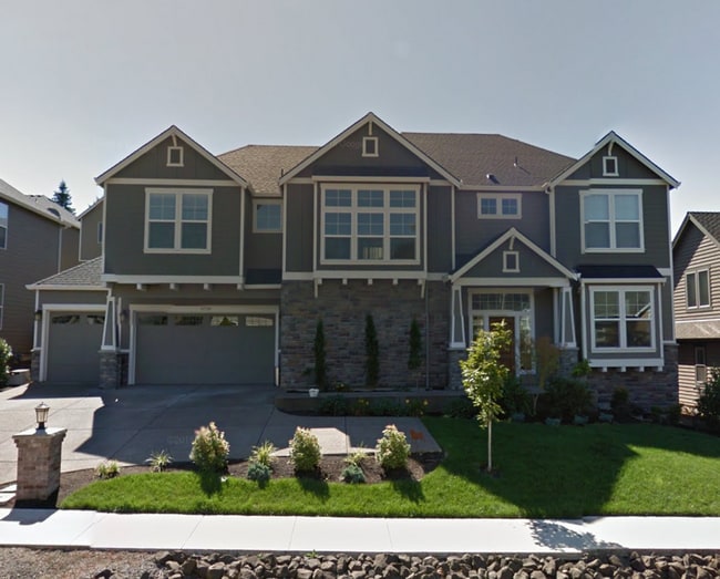 Building Photo - Wonderful 5 Bedroom  3 Full Baths House in the Bonny Slope Neighborhood