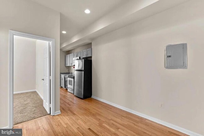 Photo - 1275 Meigs Pl NE