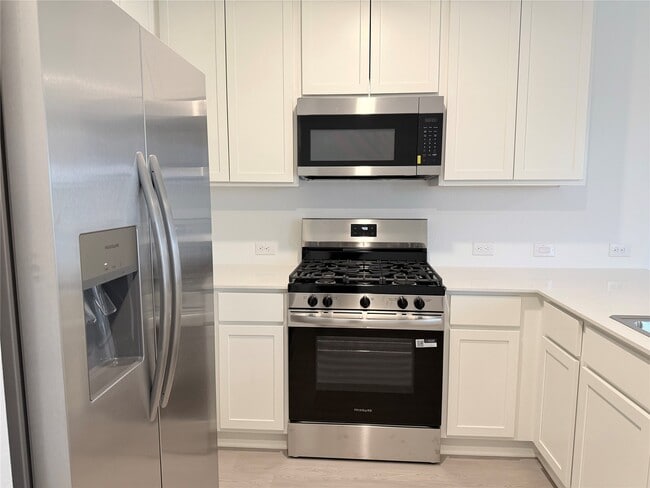 Building Photo - 447 Southern Magnolia Wy