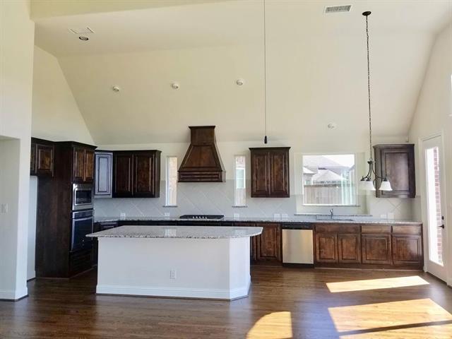 Photo - 625 Yarrow St